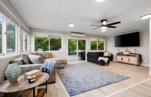 Whitewaters-Main plus Genoa on Oneida Lake - Sleeps 19 - Photo 9