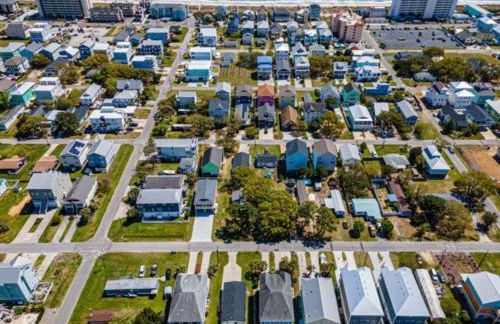 After Dune Delight - Relax and unwind in this fun and spacious 3 story home, Light, Bright, and close to everything! townhouse - Photo 34