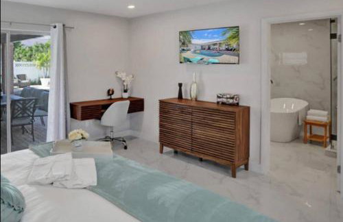 Modern 4 Bedroom -Kosher - Heated Pool - Game Room - Foto 7