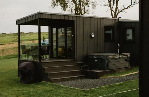 Romantic Glamping Pod for 2 with Private Hot Tub Ballycastle North Coast Retreat Pod 3 - Foto 1