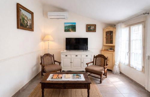 LaPetite Maison Abigail, Peaceful home in Avignon - Photo 2