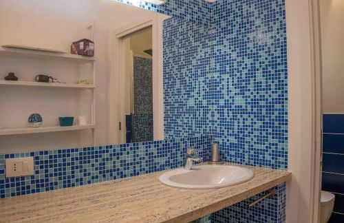 Terrazza finemente ristrutturata di fronte al mare - Foto 12