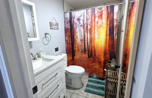 Fenced backyard, deck, pet-friendly home - Photo 6