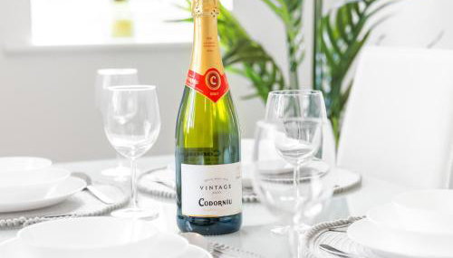 Modern Two Bed Apartment - Smart Tv - Wi-Fi - Parking 49C - Foto 5