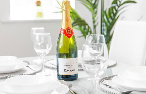 Modern Two Bed Apartment - Smart Tv - Wi-Fi - Parking 49C - Foto 5