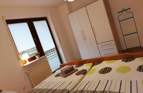 Ebenerdige Ferienwohnung mit großer Terrasse in der Nähe des Waldes, zum wohlfühlen - Foto 8