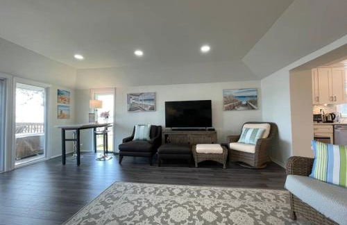 Waterfront Home with Private Beach, Stunning Views - Foto 30