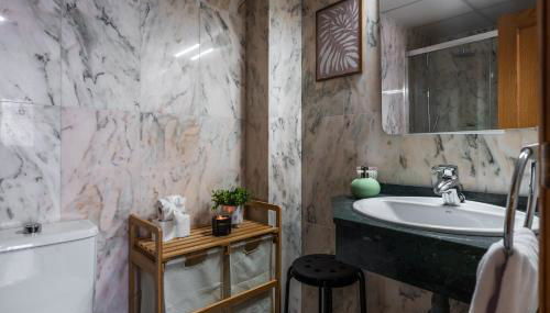 tuGuest Station with Parking - Foto 5, Shower