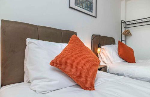 Ealing Manor - 6 beds 3 sofa beds sleeps 9 ppl - Foto 30