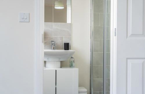 #83 Stylish Wigston Home - Near Bradgate Park - Sleeps 4 -" Perfect for contractors and Families - Free Parking" - Foto 9