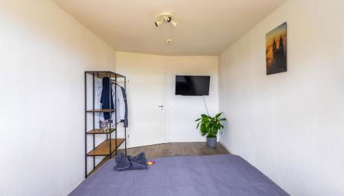 MD-4 Dodendorfer 88 - Nähe Uni Klinik - 2 Schlafzimmer - Smart TV - Schlafsofa -Voll ausgestattet - Foto 4