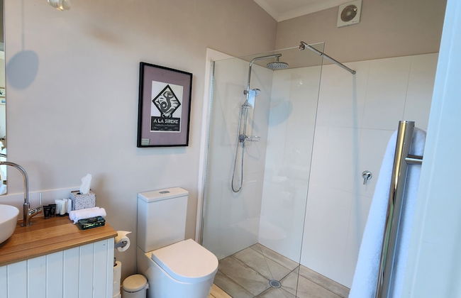 Flotsam Studio Accommodation - Photo 43