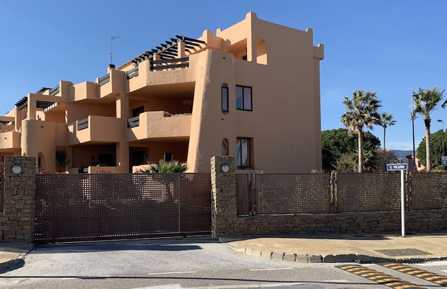 Casares Beach Golf Apartment With Private Garden and Pool Access - Foto 33