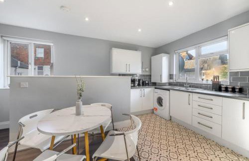 Luxury Tottenham Stadium Retreat - 2 minute walk to stadium - Foto 3