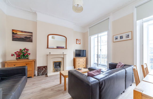 Spacious 3-bed flat by popular Waterloo - Photo 22