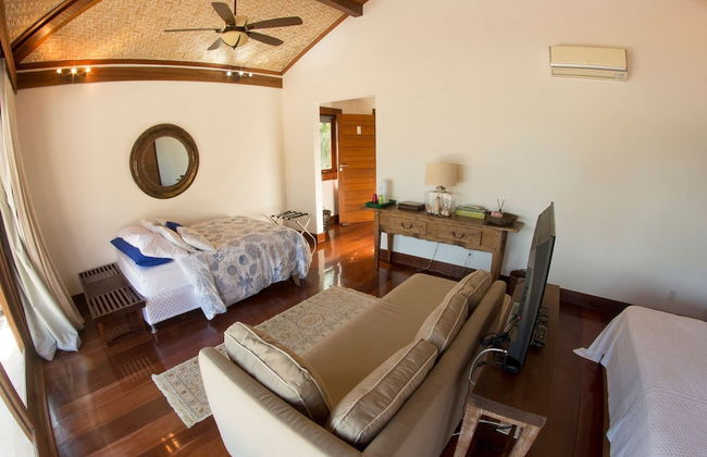 Mansão Exuberante Pé na Areia Ferradura - Photo 5