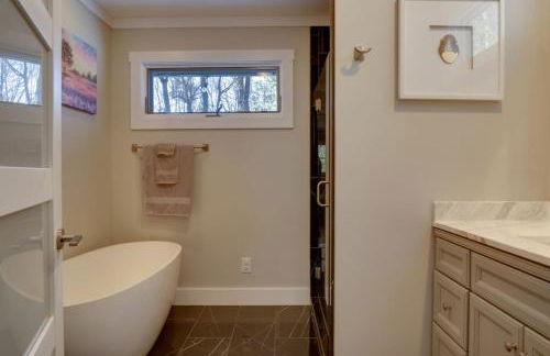 Blue Ridge Hideaway at Lake Toxaway with Hot Tub - Foto 21