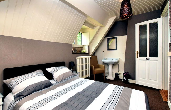 Magnificent Luxury Chateau in Vast Garden with Sauna & Hot Tubs - Photo 5