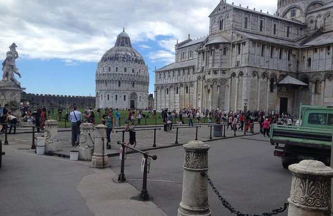 Excursión en tierra desde Livorno a Pisa y Lucca - Foto 1