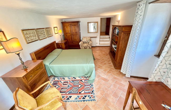 Luxurious Umbrian Retreat for 10 With Private Terrace and Pool - Photo 27