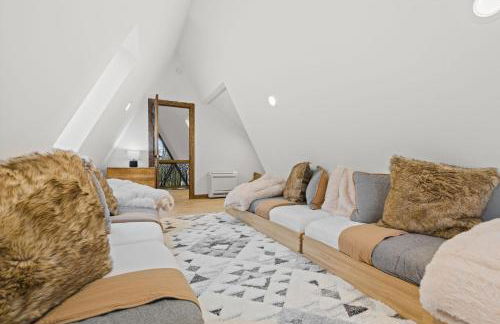 Hot Tub Sauna Spacious Backyard Luxury - Photo 22