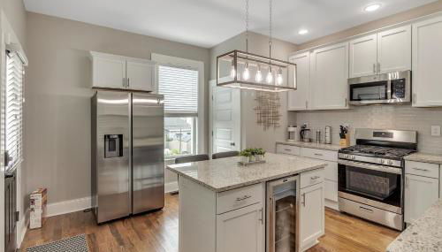 Recently Renovated Home in the Heart of Bellevue! home - Foto 3