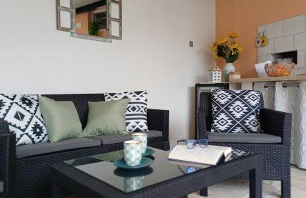 Casa Šimeti Charming Mediterranean Home near Poreč with Private Garden & Free Parking - Photo 3