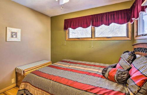 Cumberland Retreat with Lakefront Yard and Dock - Foto 16