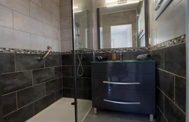 Entre lac et montagne, côté calme, spacieux 3 pièces avec grand jardin - Photo 9