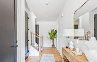 Modern 4BR Uptown Oasis! - Foto 12