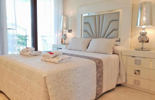 LUXURY APARTMENT FRONTAL TO THE SEA IN ESTEPONA DONCELLA BEACH - Photo 21