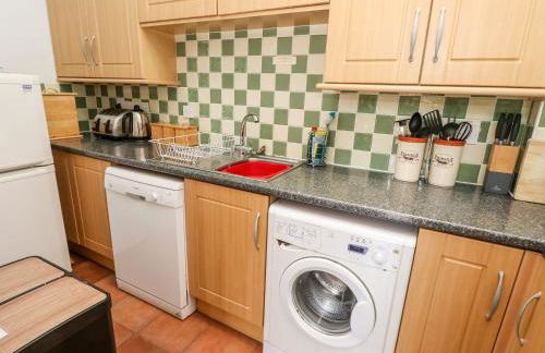 Beachcombers - Photo 10