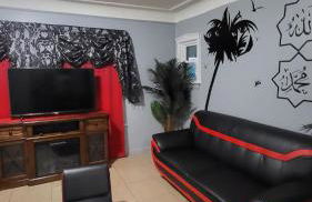 At the Center of Dearborn, MI 2 Bedroom apartment with backyard and balcony - Foto 5