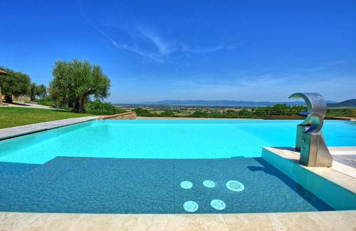 Villa Acquaviva with Panoramic, Private Pool and Gym - by PosarelliVillas - Foto 6