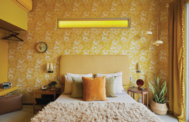 MOOD HAUS by DW - 70's Retro Stays - Photo 2