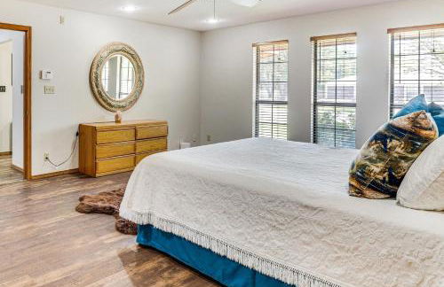 3 Mi to Downtown Roswell Home with Patio and Yard - Foto 12