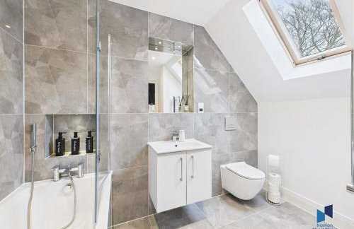 Luxurious 4-Bed Home, Sleeps 12, Free Parking - Foto 25