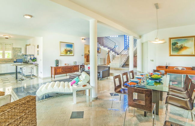 Spacious Detached Villa with Pool near Pula with sea View - Foto 26