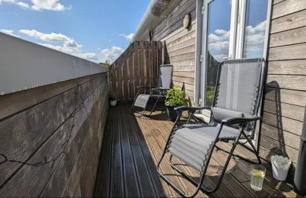 Cosy Central 2-Bed Flat City View & Parking - Foto 23
