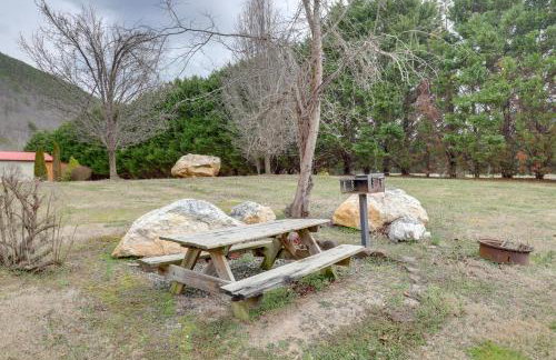 Blue Ridge Hideaway! Cabin with Hot Tub and Views - Foto 24