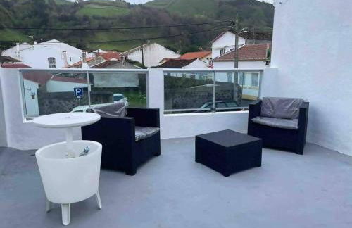 Alvarenga House - Photo 9