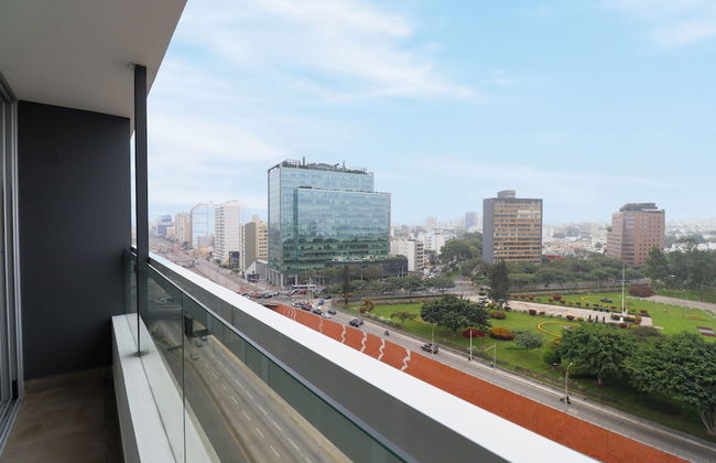 w Majestic 2BR w Modern Balcony in Miraflores - Photo 10