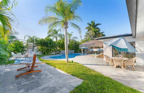 Tiki Hut Paradise Mins to Beach w Fire Pit - Foto 41