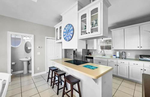 Paradise by the Pier l Ocean Views l Dog Friendly l Steps to Pier Park Shopping and Restaurants - Foto 46