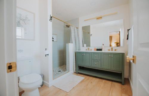 Bohemian ChiC SpaCation-Private HotTub-Close to Downtown-No Pet Fee! - Foto 44