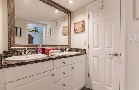 1205 PD Experience Coastal Charm in this Townhome - Foto 25