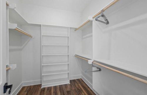 The Oasis - Modern 3BR Near Downtown - Med Center - Stadiums - Foto 26