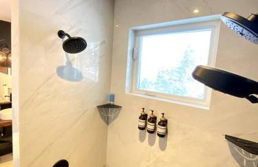 Modern Mountain Lake House - Foto 74