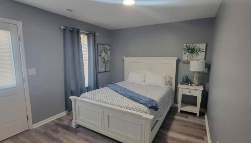 160 Overbrook 3 bedroom home with privately fenced yard and hot tub - Foto 4