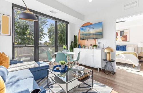 Lux 2BD Gym Rooftop Street Parking by DT UMN - Foto 1